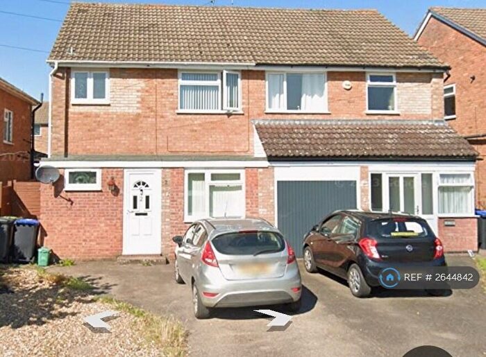 3 Bedroom Semi-Detached House To Rent In Hazel Close, Leamington Spa, CV32