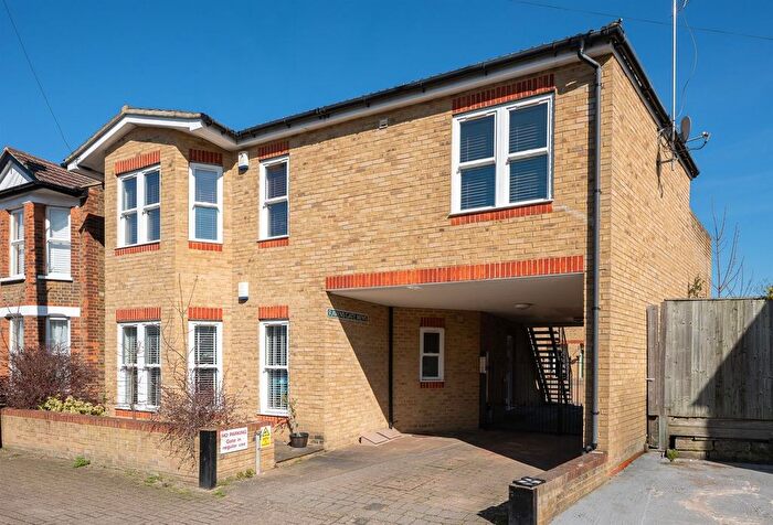 2 Bedroom Flat For Sale In Ravens Gate Mews, Shortlands, BR2