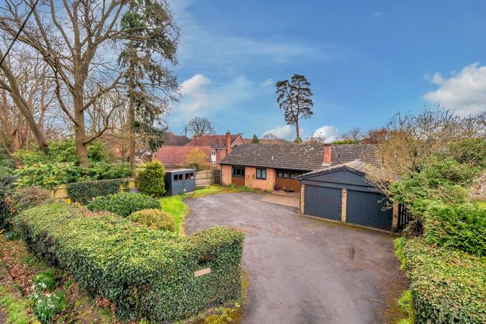 5 Bedroom Bungalow For Sale In Stoke Row Road, Peppard Common, Henley-On-Thames, Oxfordshire, RG9