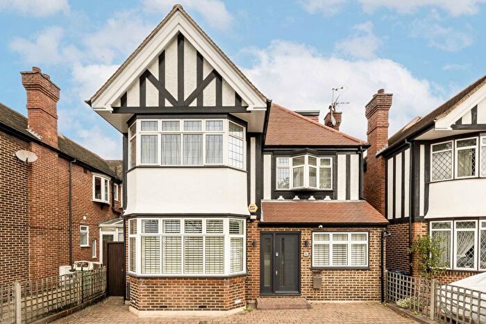 4 Bedroom Property To Rent In Popes Lane, London, W5