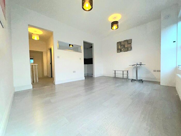 1 Bedroom Apartment To Rent In Palmerston Road, Harrow, HA3