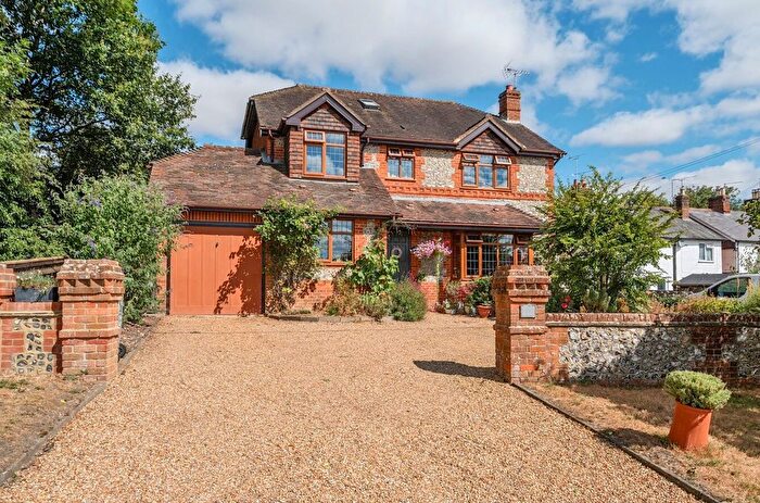 5 Bedroom Detached House For Sale In London Road, Holybourne, Alton, Hampshire, GU34
