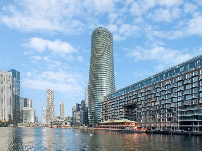 2 Bedroom Flat For Sale In Crossharbour Plaza, London, E14