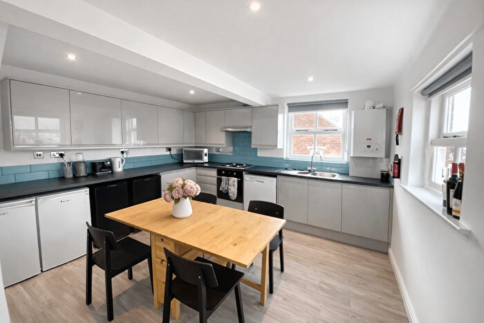 6 Bedroom Flat To Rent In Lenton Boulevard, Lenton, Nottingham, NG7