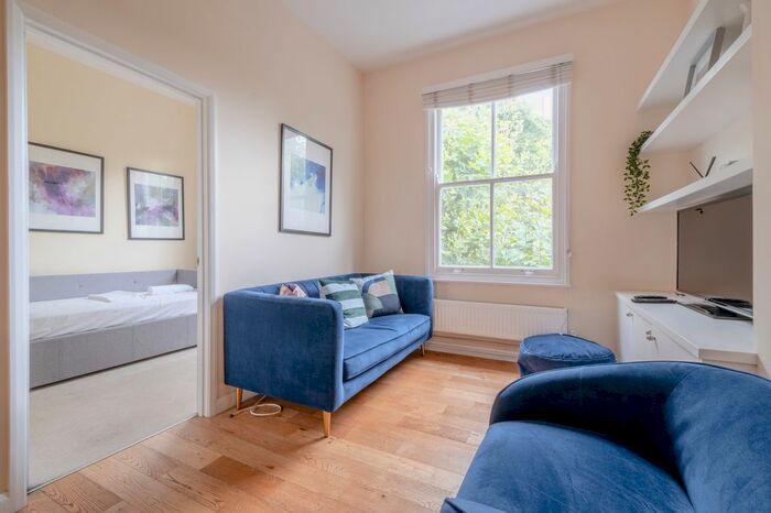 2 Bedroom Flat To Rent In Ml - Old Brompton Road, London, SW5