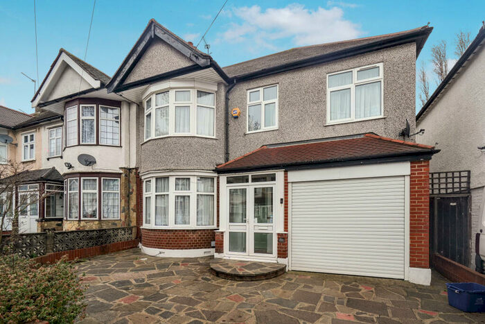 4 Bedroom Semi-Detached House To Rent In Glenthorne Gardens, Barkingside, IG6