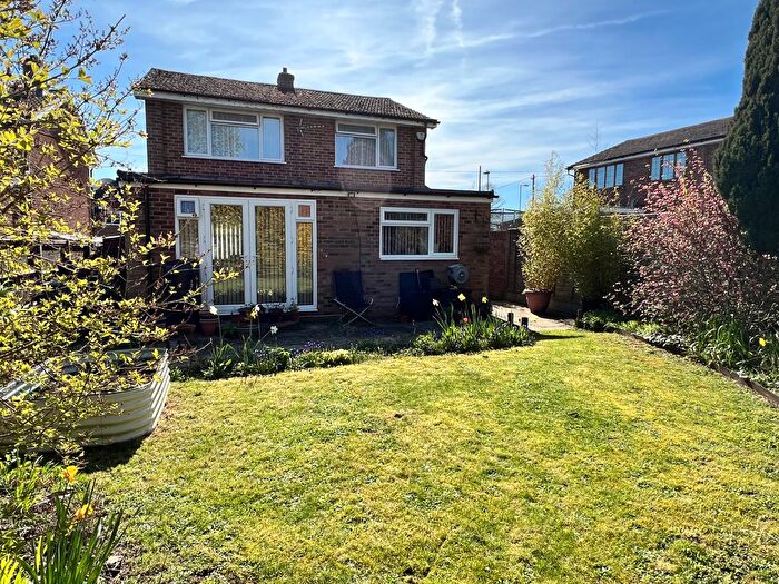 3 Bedroom Detached House For Sale In Kenilworth Road, Basingstoke, RG23