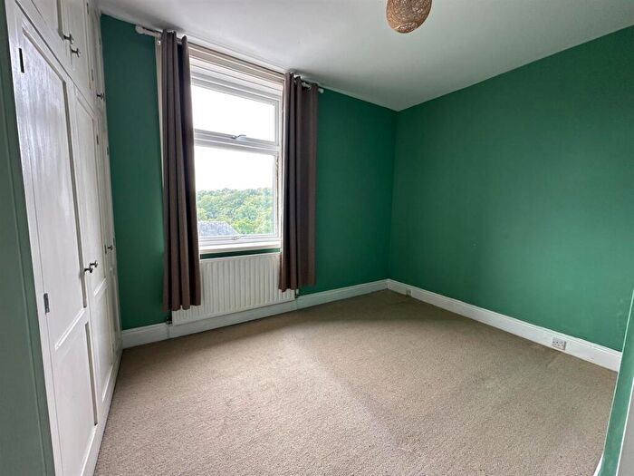 2 Bedroom End Of Terrace House To Rent In Willow View, Sowerby Bridge, HX6
