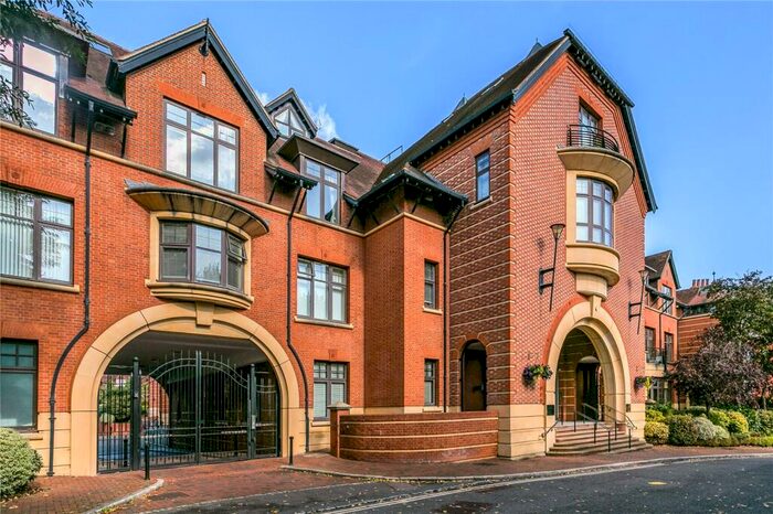 2 Bedroom Apartment For Sale In Perpetual House, Station Road, Henley-on-Thames, Oxfordshire, RG9