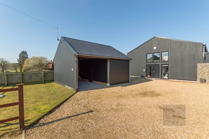4 Bedroom Barn Conversion For Sale In Heath Road, Corpusty, NR11