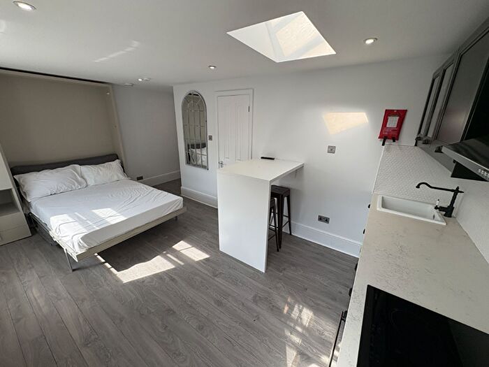 Apartment To Rent In Studio Flat, Gloucester Place, Baker Street, NW1
