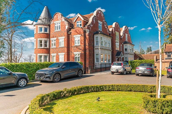 3 Bedroom Flat To Rent In Brookshill, Harrow, Harrow, HA3