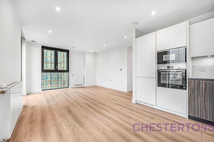 3 Bedroom Flat To Rent In Affinity View, Canary Wharf, E16