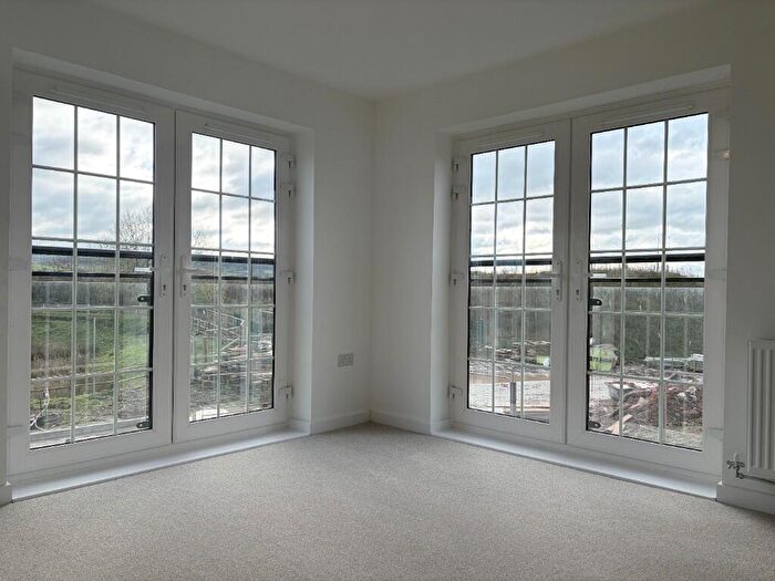 2 Bedroom Apartment To Rent In Meon Vale Gardens, CV37