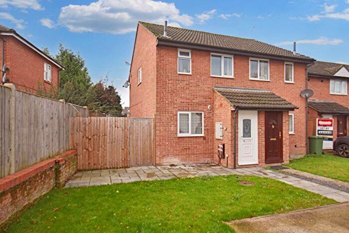 2 Bedroom Semi Detached House To Rent In Brookvale Close, Town Centre, RG21