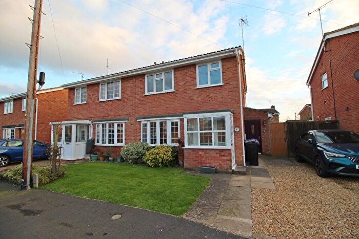 3 Bedroom Semi Detached House For Sale In Beech Close, Market Deeping, PE6