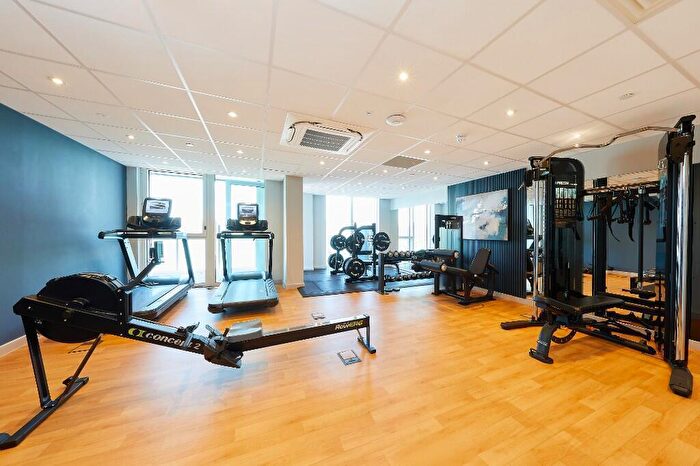 2 Bedroom Penthouse To Rent In Centenary Plaza, Southampton, Hampshire, SO19