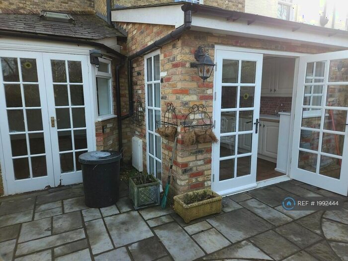 2 Bedroom Semi-Detached House To Rent In Alwen Cottages, Croydon, CR0
