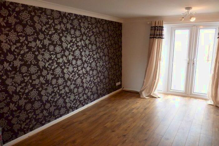 2 Bedroom Property To Rent In Lily Close, Bedford, MK42