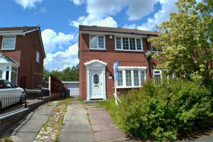 3 Bedroom Semi-Detached House To Rent In The Fairway, New Moston, Manchester, M40