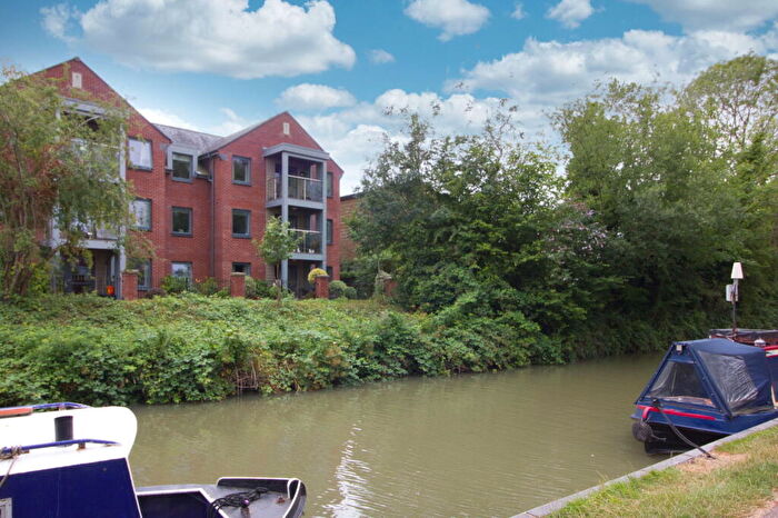 2 Bedroom Retirement Property For Sale In Anstie Court, Devizes, Wiltshire, SN10