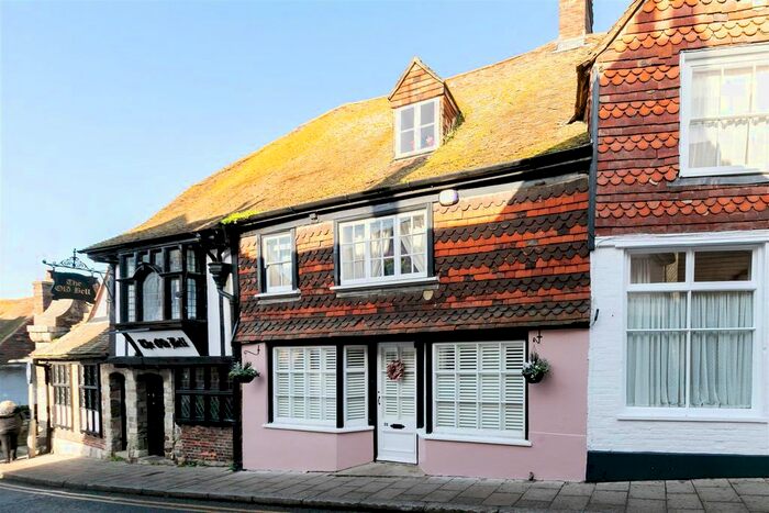 4 Bedroom Property To Rent In High Street, Rye, TN31