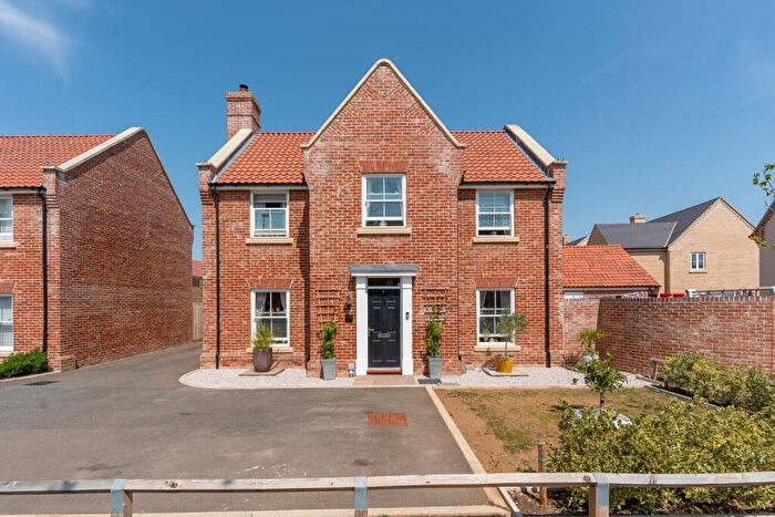 4 Bedroom Detached House For Sale In Senliz Road, Alconbury Weald, Huntingdon, Cambridgeshire, PE28