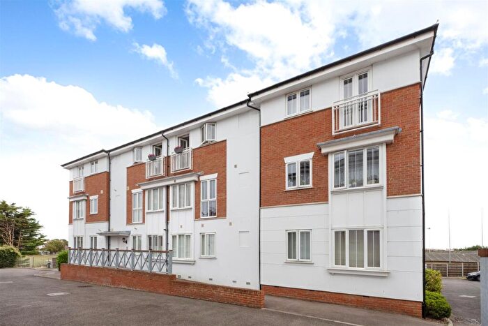 2 Bedroom Flat To Rent In Wicketts End, Whitstable, CT5