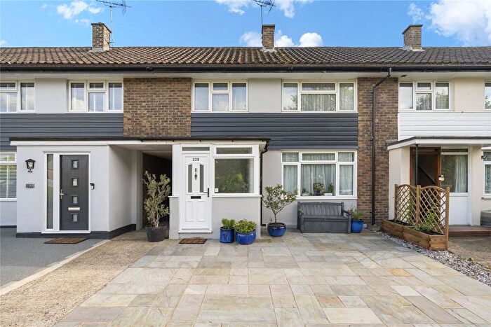 3 Bedroom Terraced House For Sale In Portsmouth Road, Cobham, Surrey, KT11