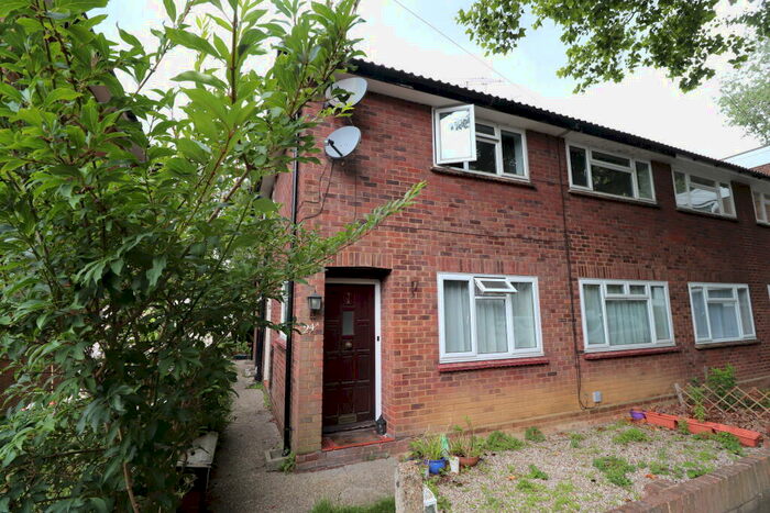 2 Bedroom Maisonette To Rent In Shenfield, CM15
