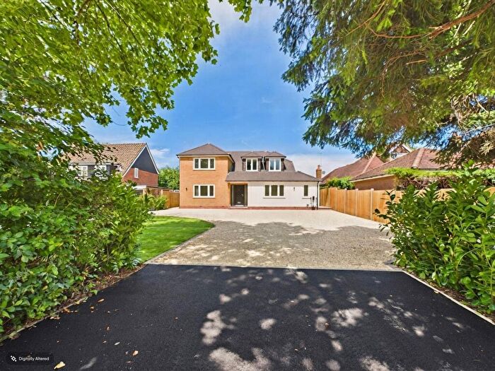 5 Bedroom Detached House For Sale In Amersham Road, Hazlemere, High Wycombe, Buckinghamshire, HP15