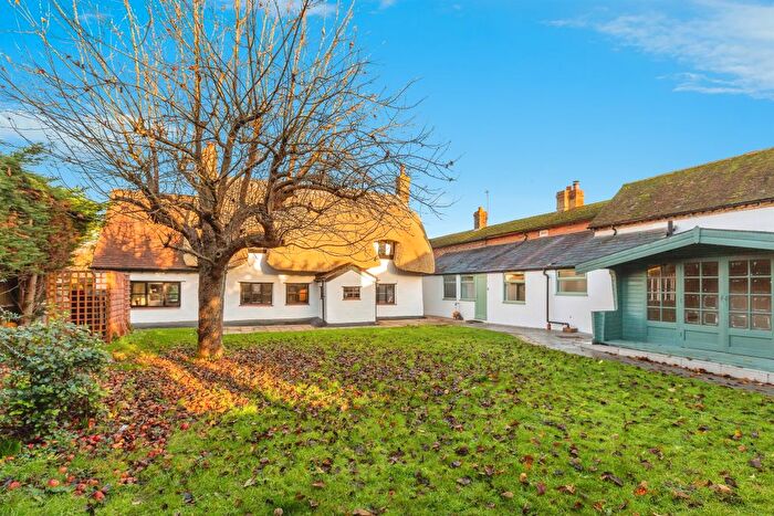 2 Bedroom Cottage For Sale In Bishopstone, Aylesbury, HP17