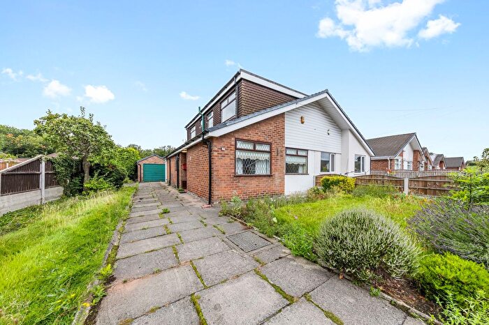 4 Bedroom Semi-Detached Bungalow For Sale In Walkers Lane, Penketh, WA5