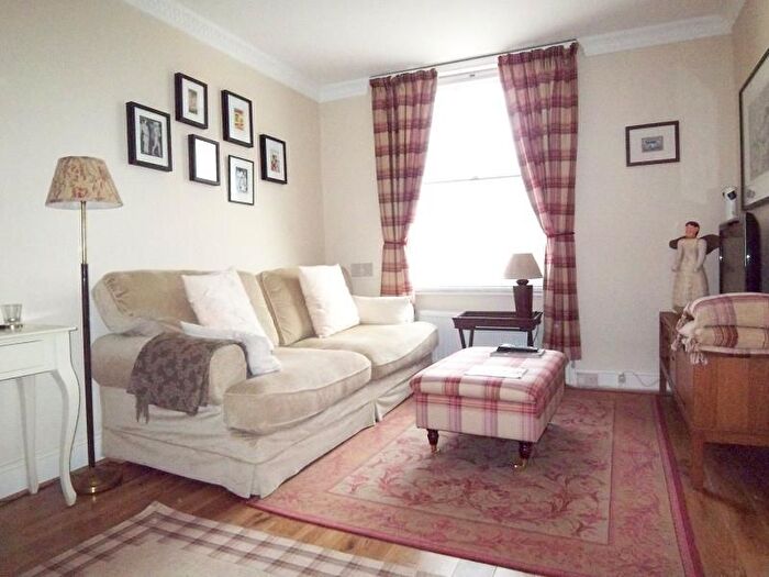 1 Bedroom Flat To Rent In Lupus Street, Pimlico, SW1V