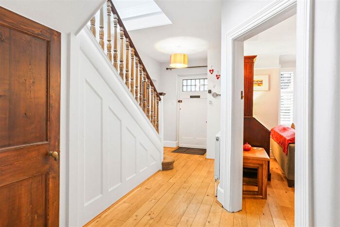 4 Bedroom Detached House For Sale In The Crescent, Belmont, Sutton, SM2