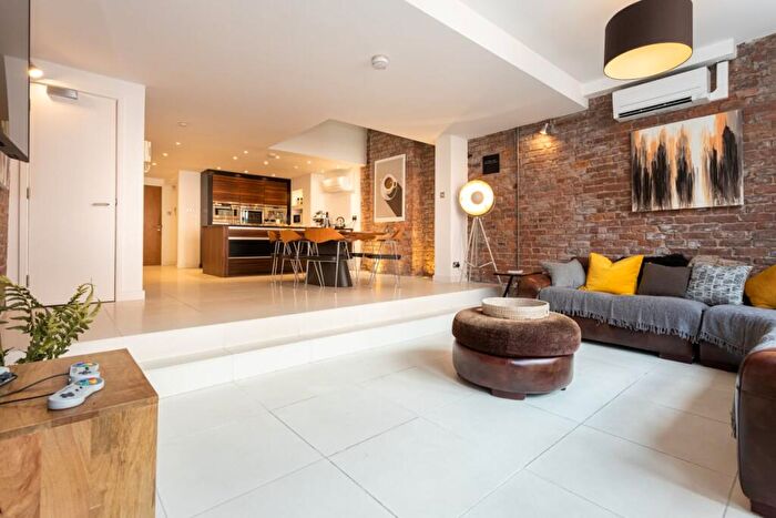 3 Bedroom Flat For Sale In Turner Street, Manchester, M4