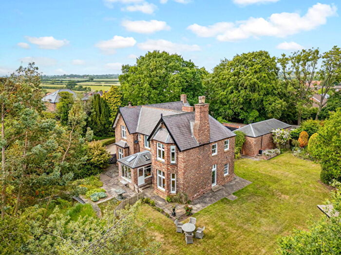 5 Bedroom Detached House For Sale In Northallerton Road, Brompton, Northallerton, DL6