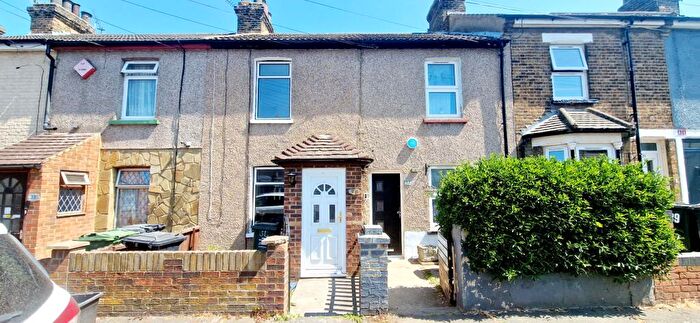 2 Bedroom Terraced House To Rent In Castle Street, Swanscombe, Kent, DA10