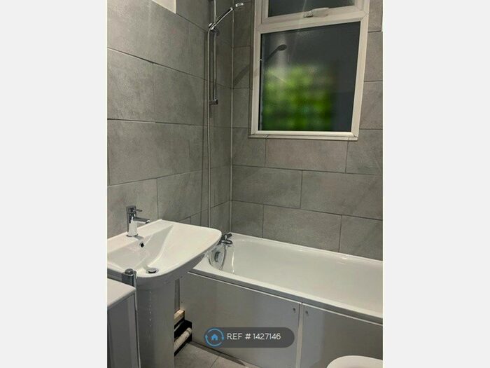 2 Bedroom Flat To Rent In Queens Road, Watford, WD17