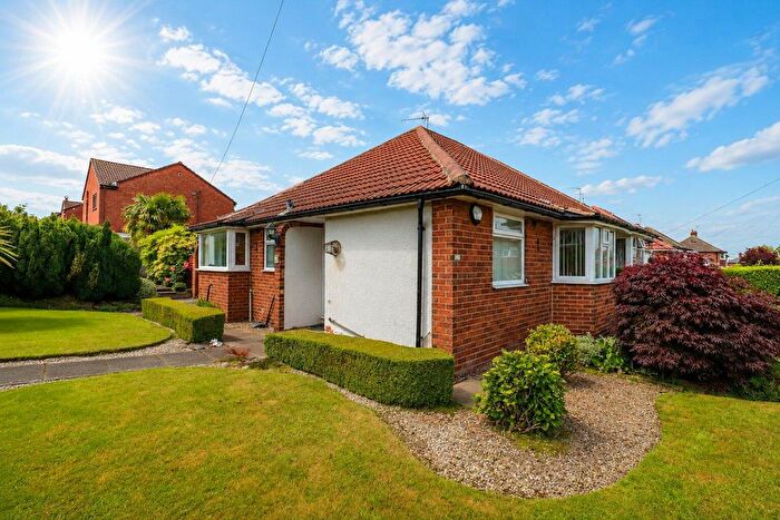 2 Bedroom Semi-Detached Bungalow For Sale In Ledgard Drive, Durkar, Wakefield, WF4
