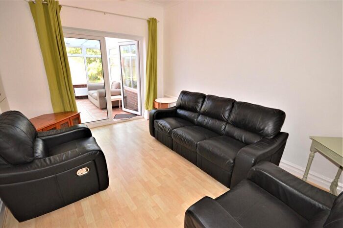 6 Bedroom Detached House To Rent In Somerley Road, Winton, Bournemouth, BH9