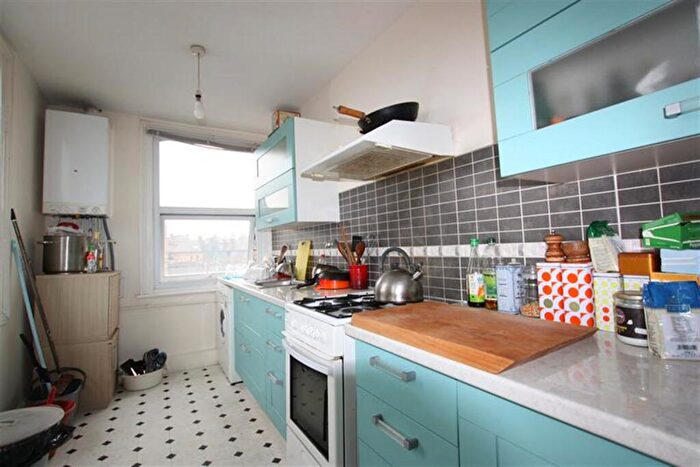 2 Bedroom Flat To Rent In Blackstock Road, Finsbury Park, N4
