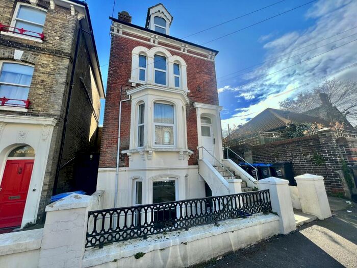 2 Bedroom Flat To Rent In South Eastern Road, Ramsgate, CT11