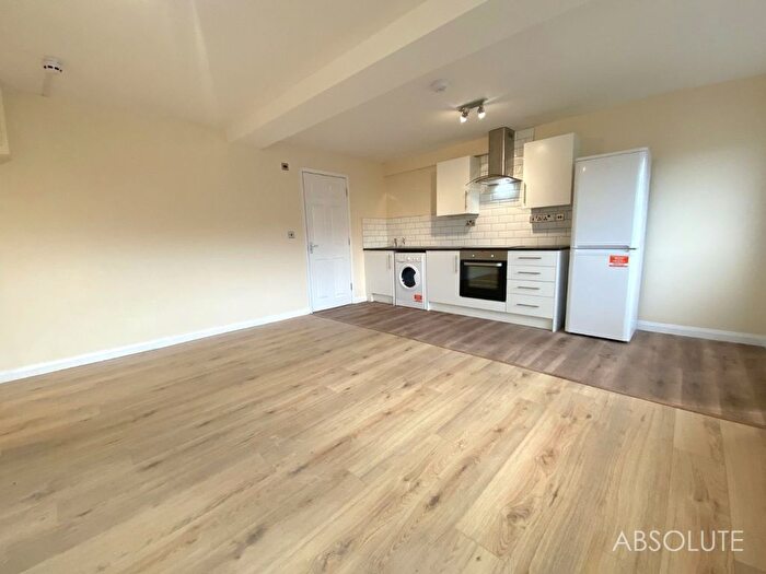 2 Bedroom Flat To Rent In Bradley Lane, Newton Abbot, TQ12
