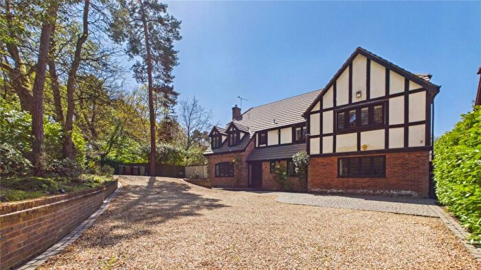 6 Bedroom Detached House To Rent In Frimley, GU16