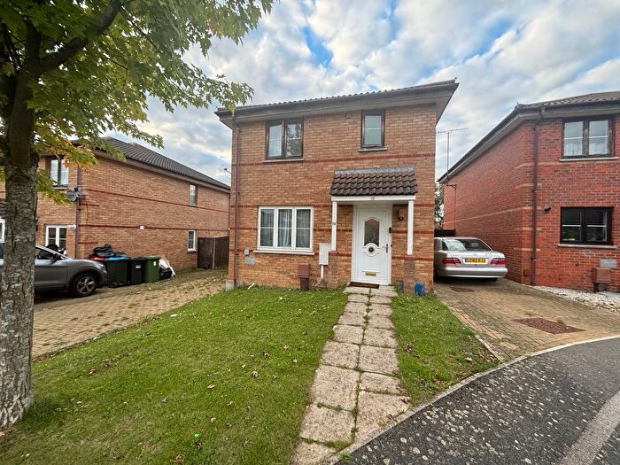 3 Bedroom Property To Rent In Coles Avenue, Leadenhall, Milton Keynes, MK6