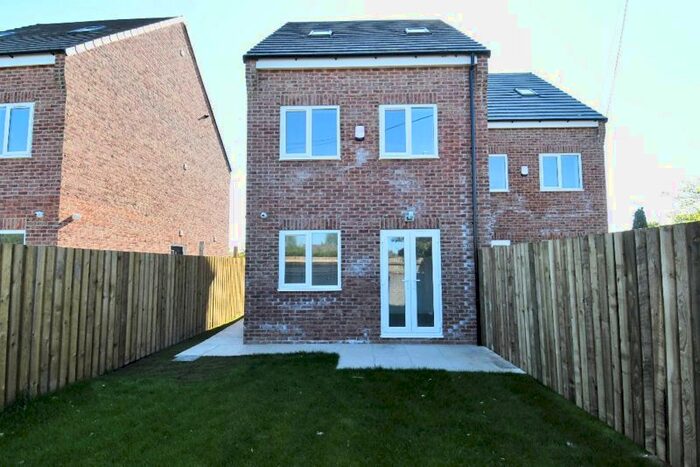 3 Bedroom Semi-Detached House To Rent In Grace Close, Kinsley, Pontefract, WF9