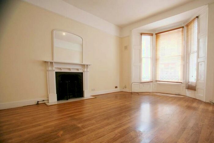 3 Bedroom Semi-Detached House To Rent In Barons Court Road, London, W14