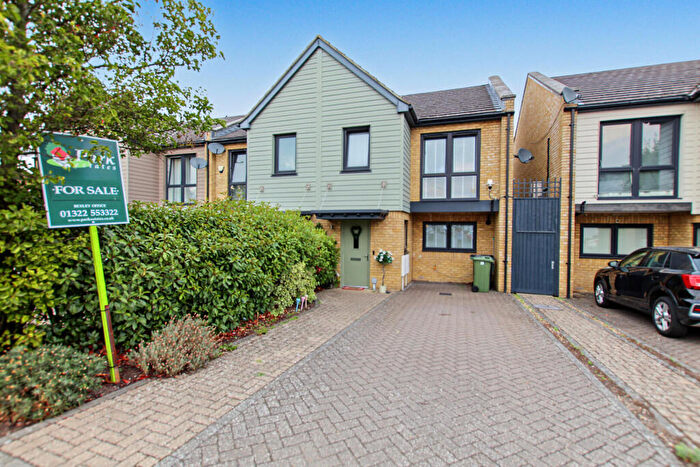 3 Bedroom House For Sale In Heath End Road, Bexley, DA5