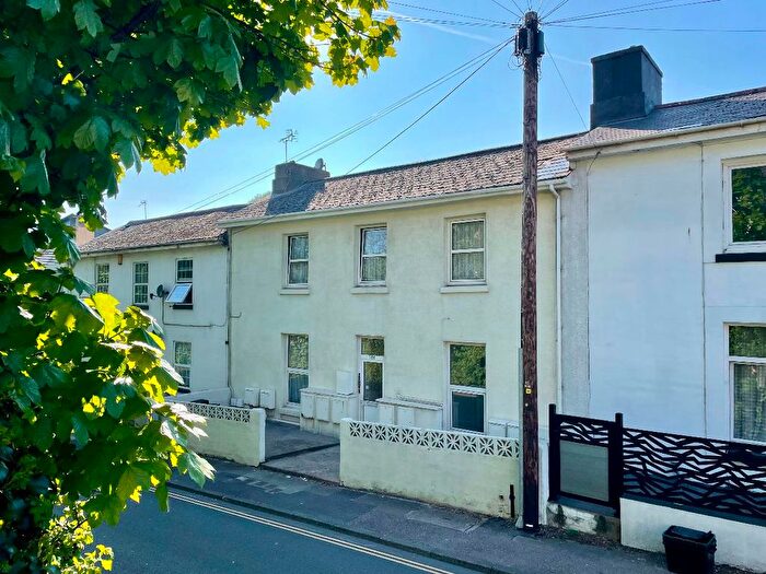 1 Bedroom Flat To Rent In Teignmouth Road, Torquay, TQ1